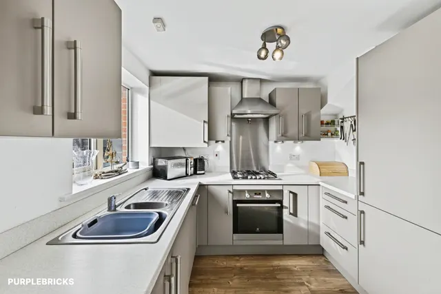 Dover Close, Duston, NN5, photo 3