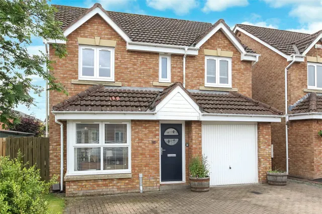Cricketfield Place, Armadale, Bathgate, West Lothian, EH48, photo 1