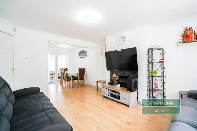 Romsey Place, Mansfield, NG19, photo 2