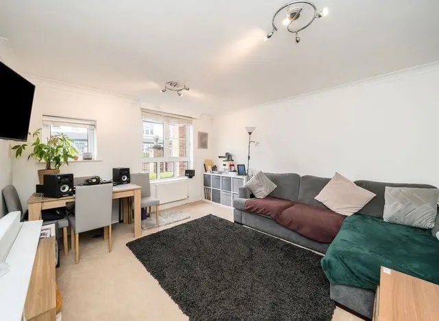 Photo 2 — Pyne Road, Surbiton, KT6