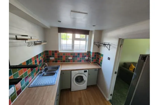 Bucklers Way, Carshalton, photo 1