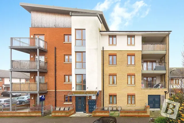 Mallory Close, Gravesend, DA12, photo 1