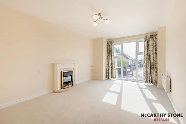 Avenue Road, Lymington, SO41, photo 1