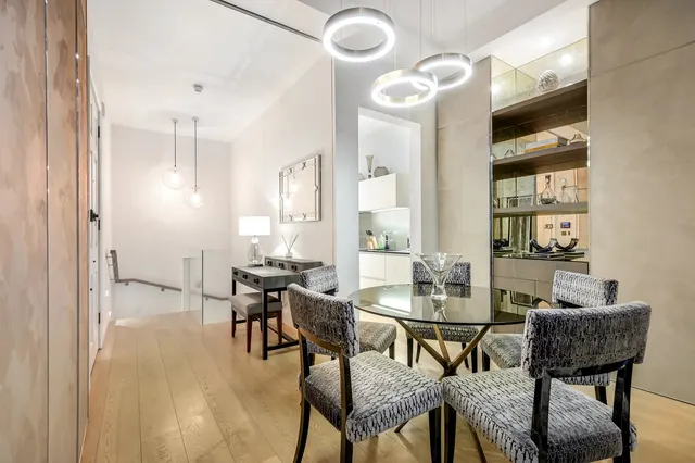 Photo 3 — Courtfield Gardens, South Kensington, London, SW5 0PA