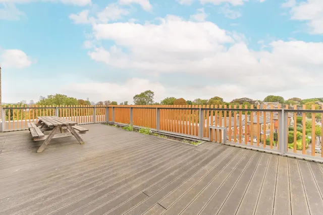 Flat 23, Paxton House, 9 Cargreen Road, London, photo 1