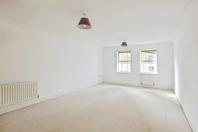 West Cliff Road, West Cliff, BH2, photo 2