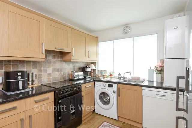 Doods Road, Reigate, RH2, photo 2