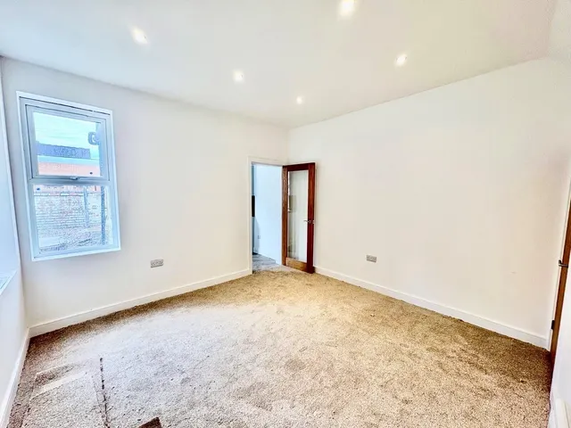 Hamilton Road, Nottingham, NG10, photo 3