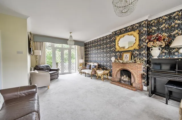 Photo 2 — Fullerton Road, Carshalton, SM5 4JU