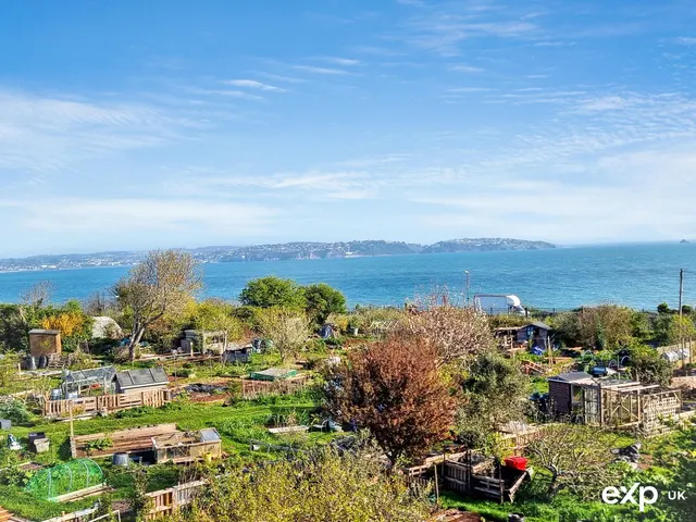 Higher Furzeham Road, Brixham, TQ5, photo 2
