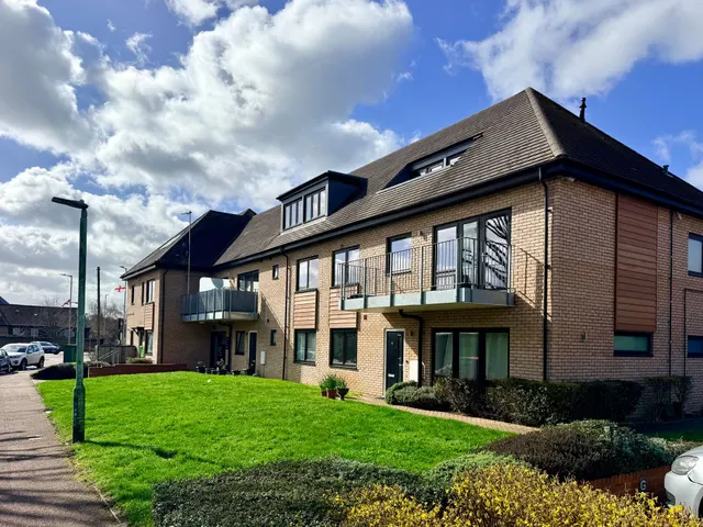 Rosebery House Gladstone Road, Ware, SG12 0GP, photo 1