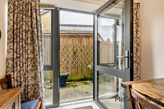 St. Margarets Way, Midhurst, GU29, photo 3