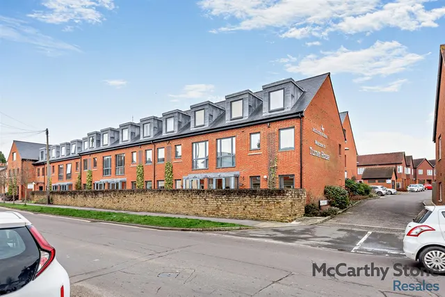 St. Margarets Way, Midhurst, GU29, photo 1