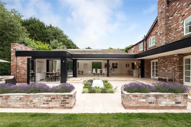 Bollington Lane, Nether Alderley, SK10, photo 3