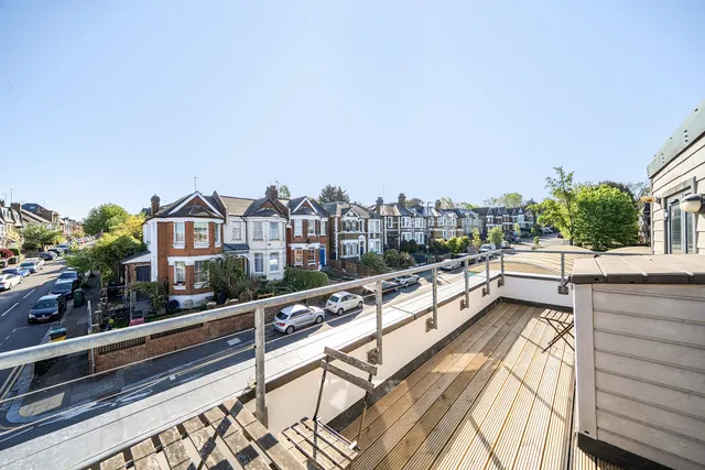Colney Hatch Lane, Muswell Hill, N10, photo 2