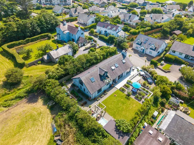 Photo 3 — Brig Y Don, Lon Bridin, Morfa Nefyn, Pwllheli, Gwynedd, LL53 6BY