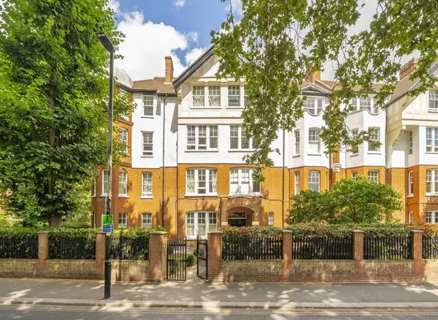 South Parade, Chiswick, W4, photo 1