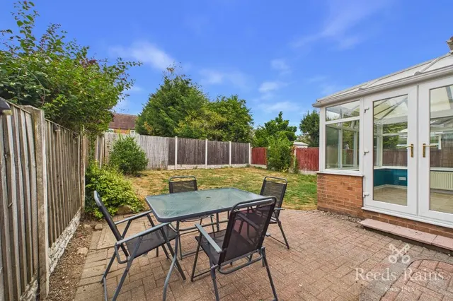 Photo 2 — Cramfit Crescent, Dinnington, South Yorkshire, S25