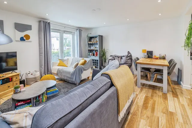 Addenbrookes Road, Newport Pagnell, MK16, photo 2