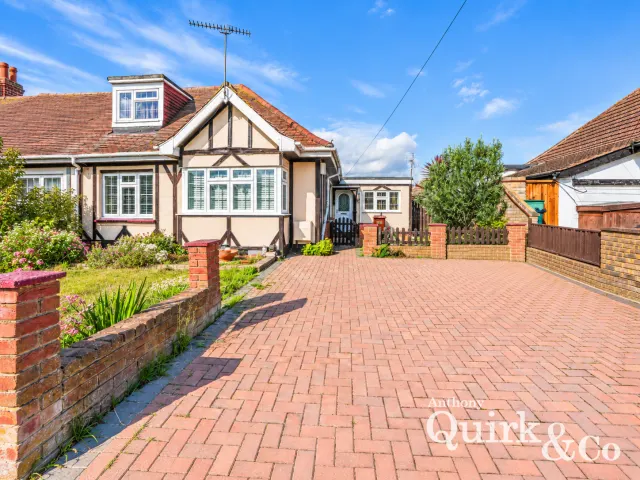 Meynell Avenue, Canvey Island, SS8, photo 1