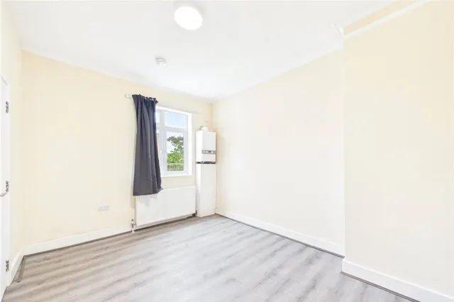 Andover Road, Newbury, RG14, photo 3