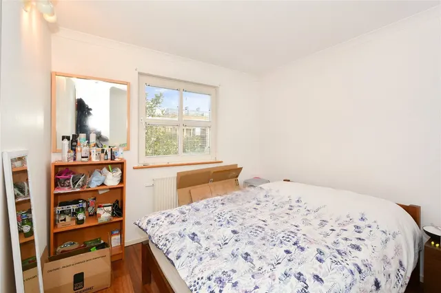Queen of Denmark Court, London, SE16, photo 3