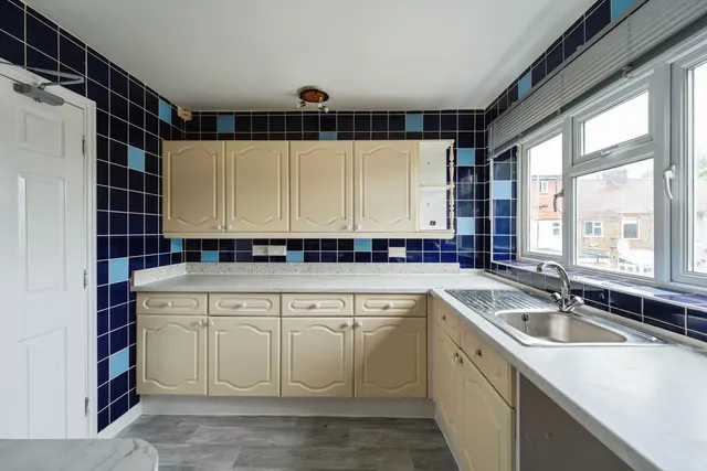 Wellstead Road, London, E6, photo 3