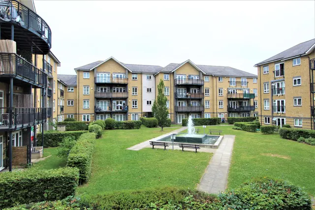 Photo 3 — Southwell Close, Grays, Essex, RM16 6AZ