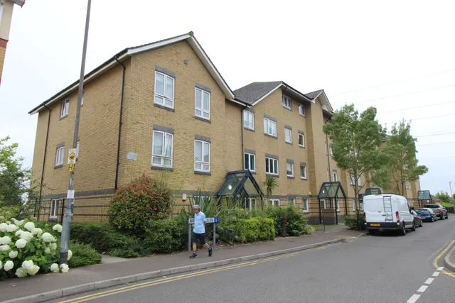 Southwell Close, Grays, Essex, RM16 6AZ, photo 1