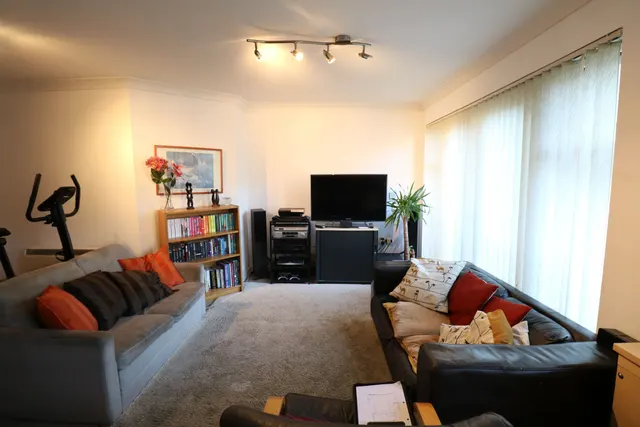 Photo 2 — Southwell Close, Grays, Essex, RM16 6AZ