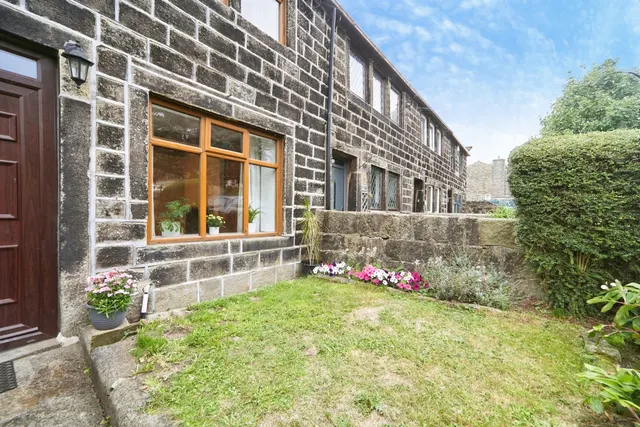 Photo 2 — Shaw Lane, Oxenhope, Keighley