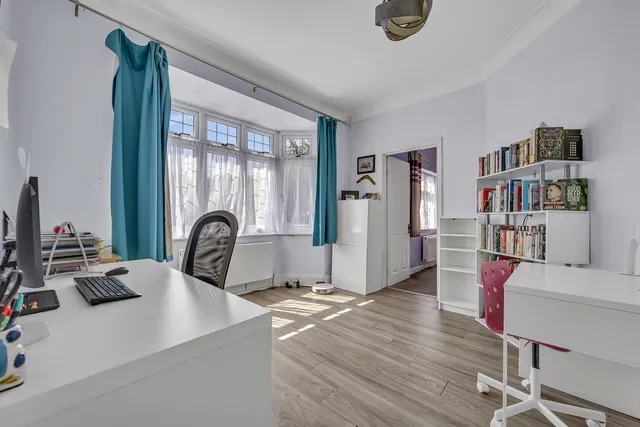 Photo 3 — Burnham Road, Romford, RM7 7JP