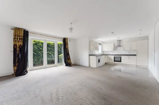 Photo 3 — Astha Court, Kings Avenue, Greenford