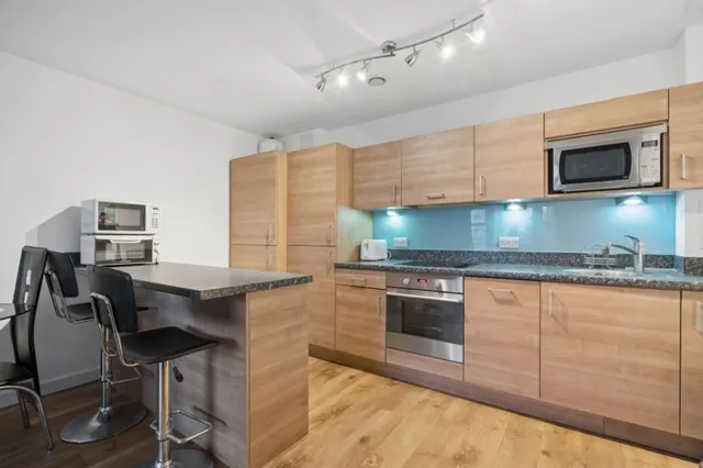 Park Lodge Avenue, UB7, photo 2