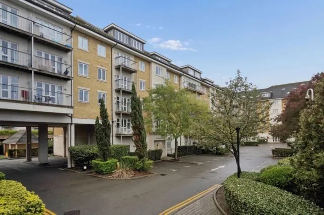 Park Lodge Avenue, UB7, photo 1