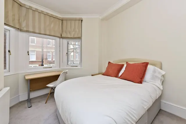 Iverna Court, Kensington, W8, photo 3