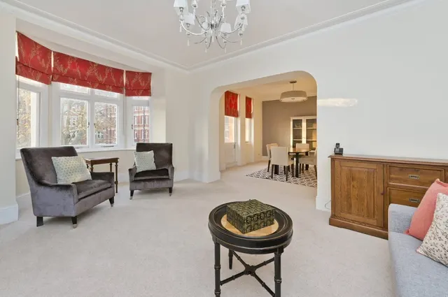 Iverna Court, Kensington, W8, photo 1