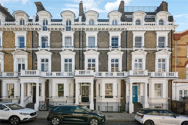 Ladbroke Road, London, W11, photo 1