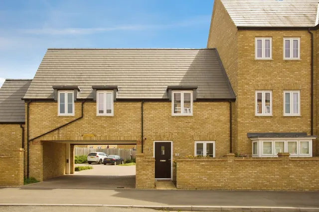Cavell Avenue, West Cambourne, Cambridge, photo 1