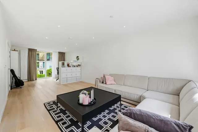 Schooner Road, Royal Wharf, E16, photo 2
