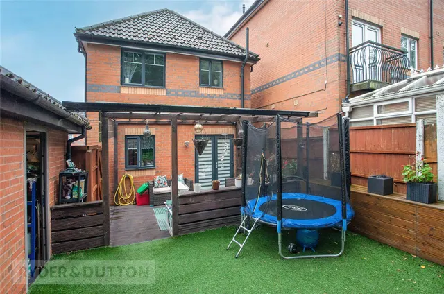 Eycott Drive, Middleton, M24, photo 3