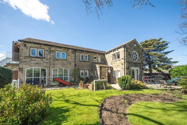 Skipton Road, Cross Hills, BD20 7DS, photo 1