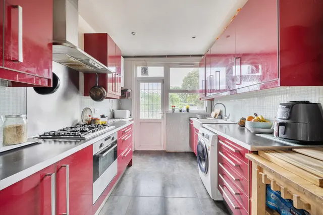 Photo 2 — 61 Cambridge Road, Harrow