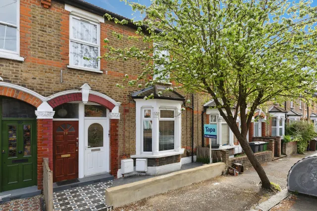 Camden Road, London, E17, photo 1