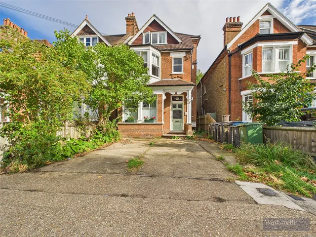 1 bedroom flat — Balaclava Road, Surbiton, KT6