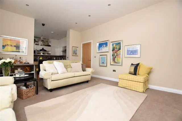 Kirkgate, Birstall, WF17, photo 3