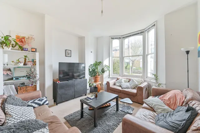 Photo 2 — 18 Rattray Road, London