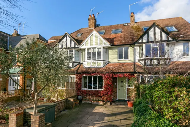 Photo 2 — Holmesdale Road, Teddington