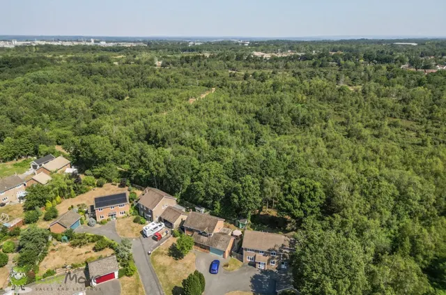 Hamble Drive, Tadley, RG26, photo 2