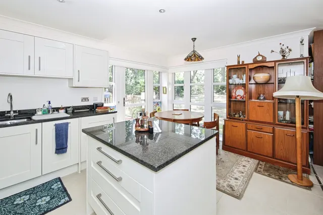 Albany Lane, Balsall Common, CV7, photo 2